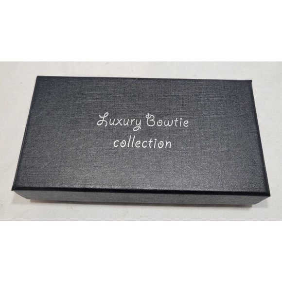 Luxury Bowtie Collection Men's Red Microfiber Bow Tie Handkerchief Cufflink Set - Picture 3 of 3